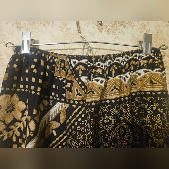 VINTAGE SIZE 10 SKIRT *SEE MEASUREMENTS* - Picture 2 of 5